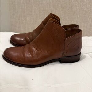 Frye Elyssa Leather Ankle Booties – Cognac – Women’s Size 7